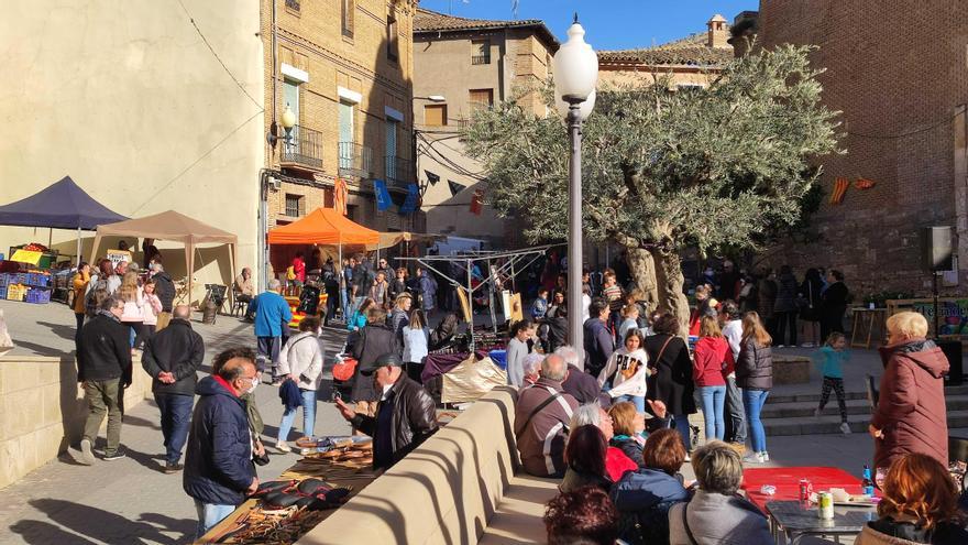 Éxito de la II Feria de Artesanía y Producto de Proximidad de San Esteban de Litera (Huesca)