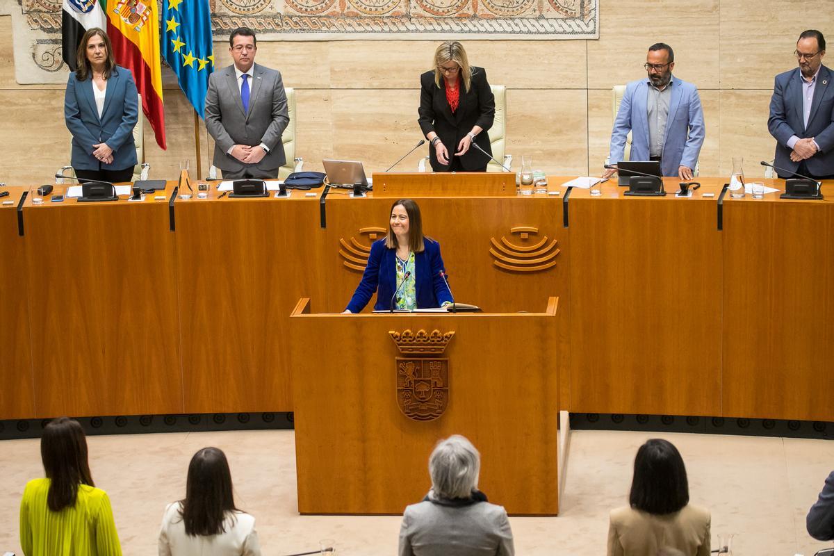 La nueva diputada, en la tribuna para tomar posesión del acta.