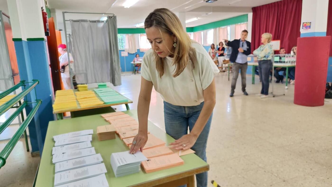 María Dolores Corujo, candidata del PSOE al Cablido de Lanzarote y Parlamento de Canarias.jpg