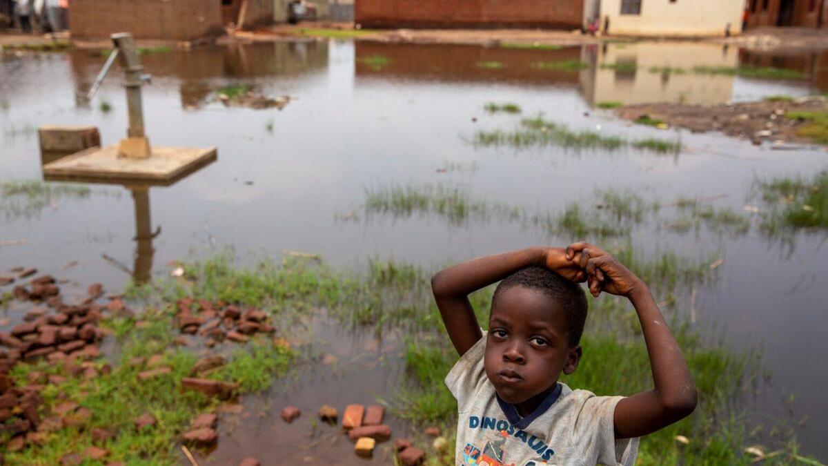 Casi la mitad de los niños del mundo viven en áreas de «muy alto riesgo» climático