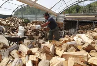 El elevado precio del gas, el combustible y la luz aumenta y adelanta las ventas de madera