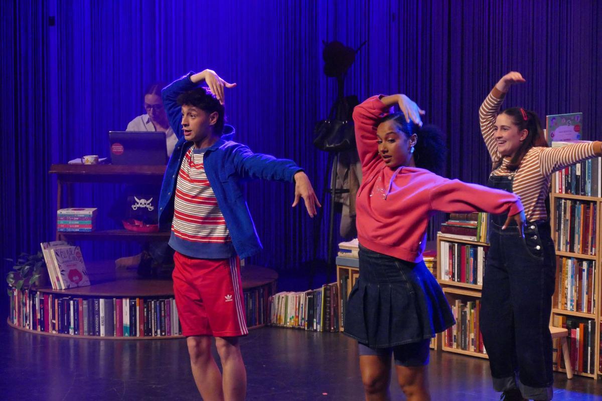 EN IMATGES | El musical 'El Fil Invisible' inicia la seva gira per Catalunya omplint el Teatre El Jardí de Figueres