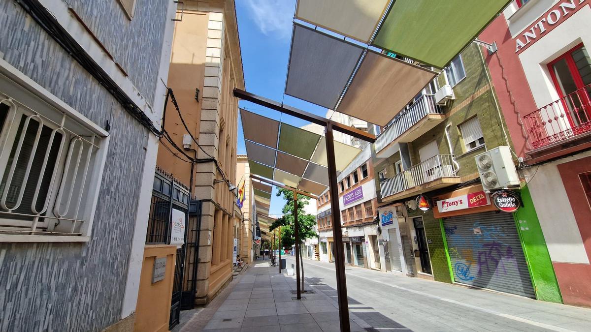 Vídeo | Toldos, sombras y otros lujos de verano en Cáceres