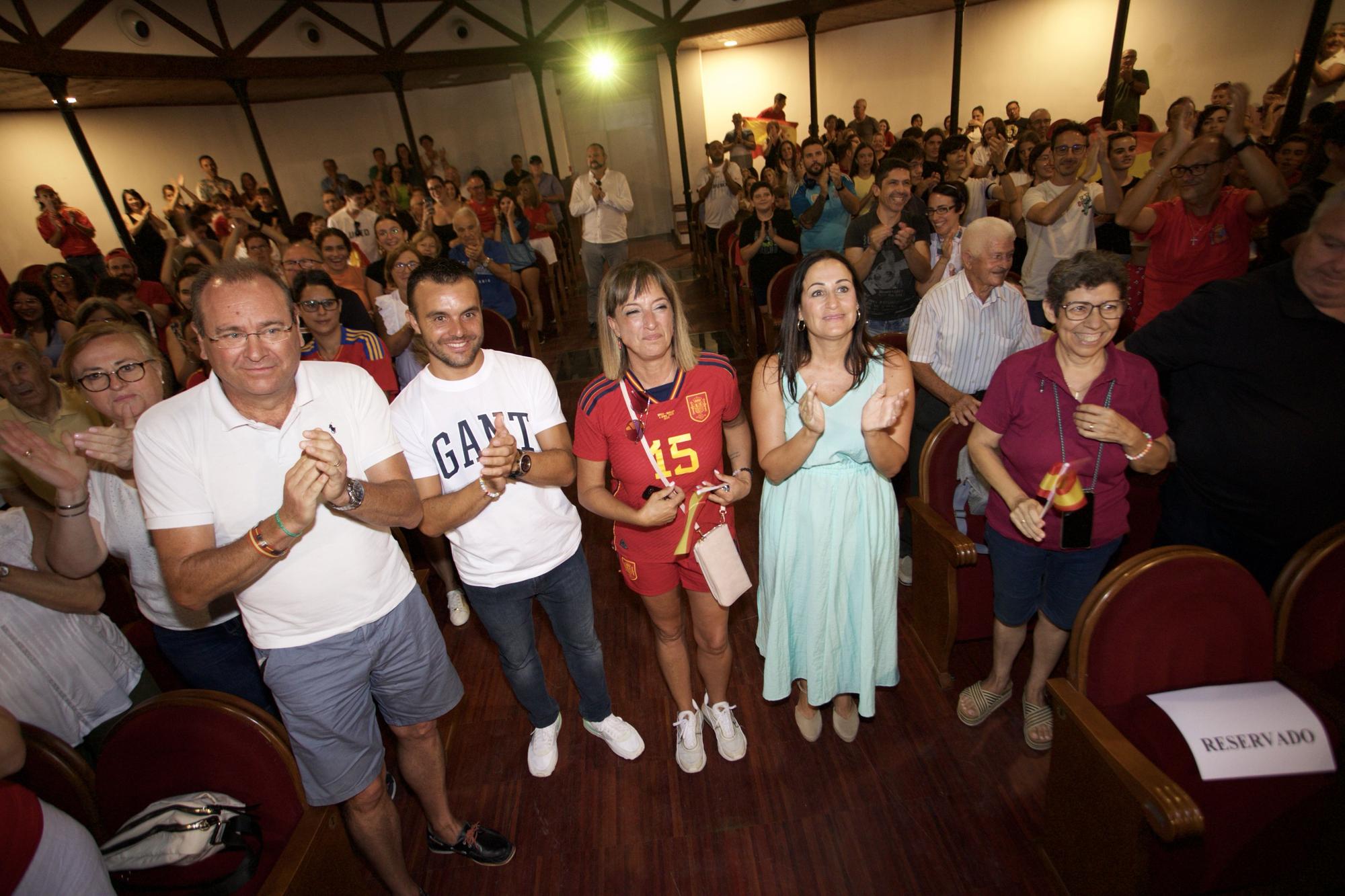 Yecla revienta de alegría con la victoria de Eva Navarro, campeona del Mundial con la Selección Española de fútbol