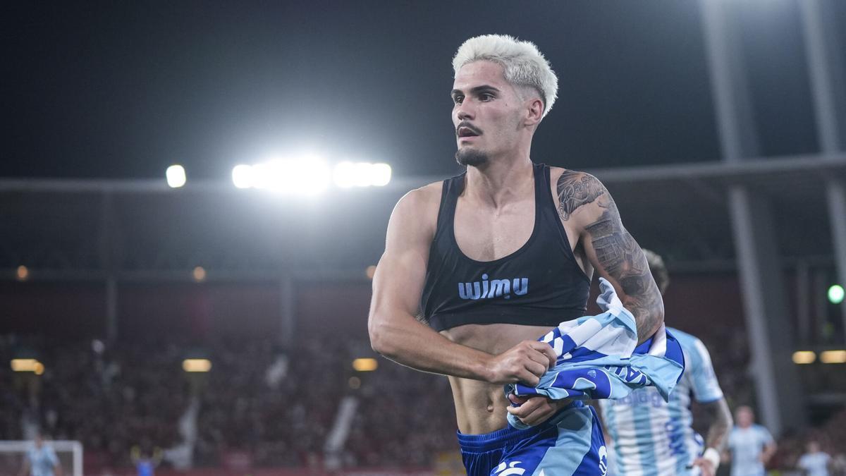 Chupe metió el primer gol del 1-2 del asenso a Primera División del Málaga CF en Almería.