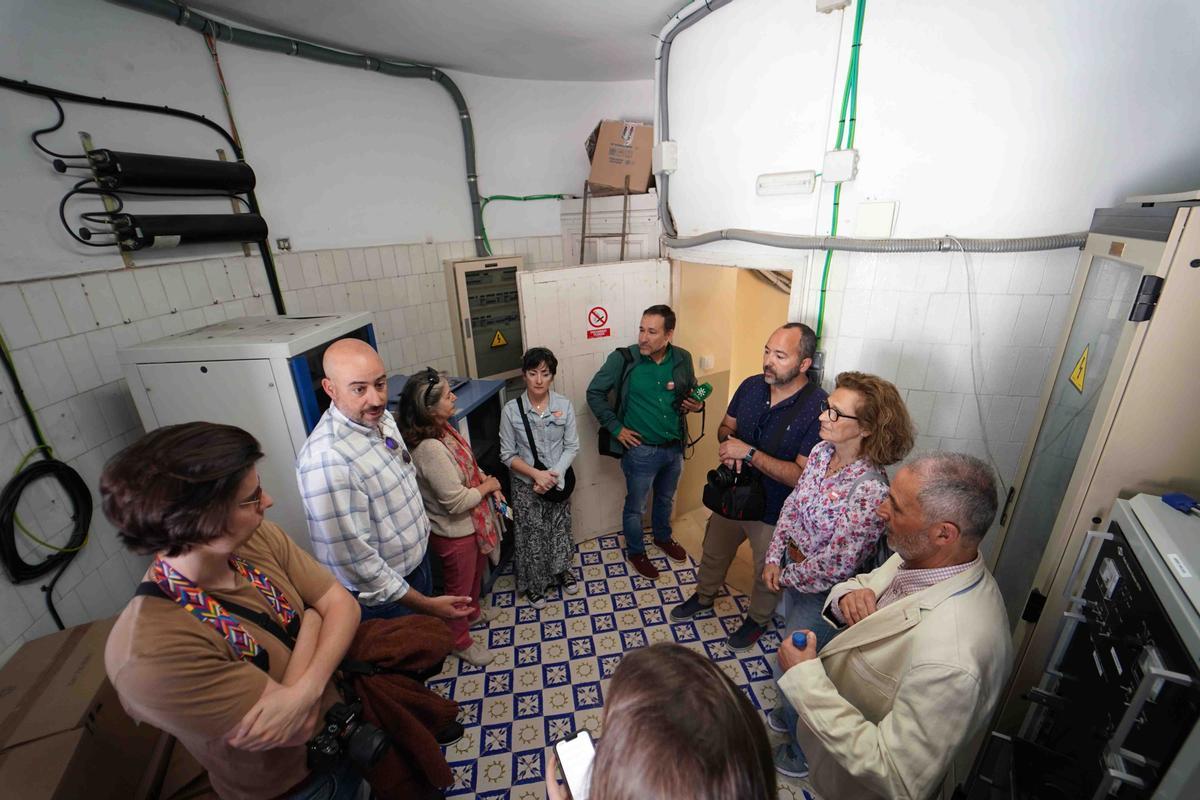 El festival de arquitectura Open House Málaga ha organizado una visita guiada al interior de La Farola.