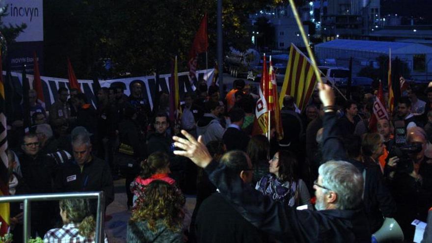 Els treballadors de la planta de Martorell en un moment de la manifestació.