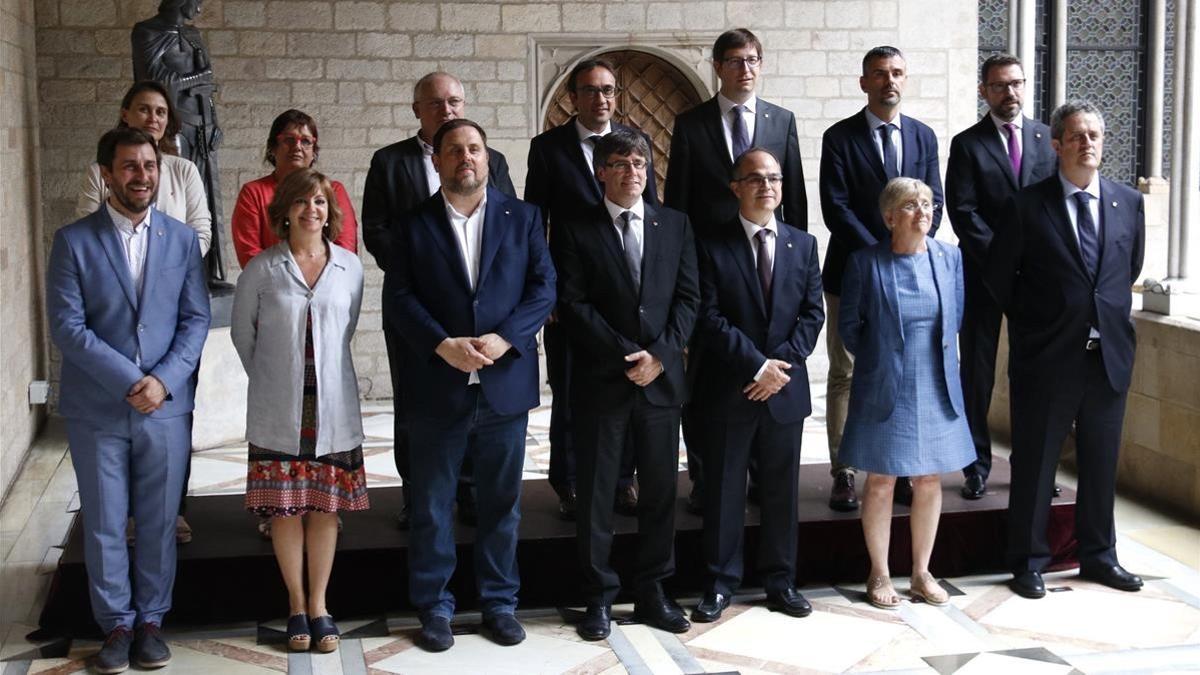 jjubierre39302425 foto de fam lia del nou govern amb les incorporacions de joa170714181157