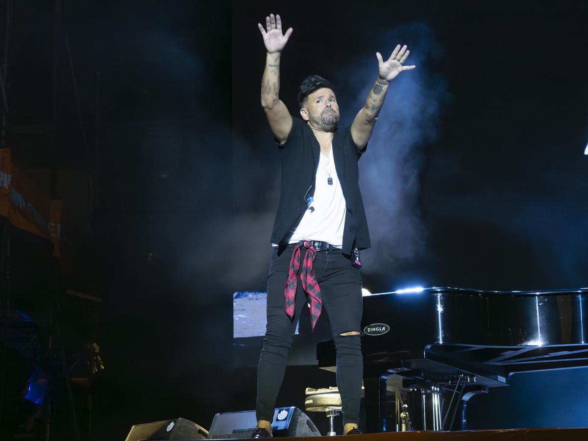 Pablo López es uno de los artistas españoles más escuchados... y sigue acompañado de un piano