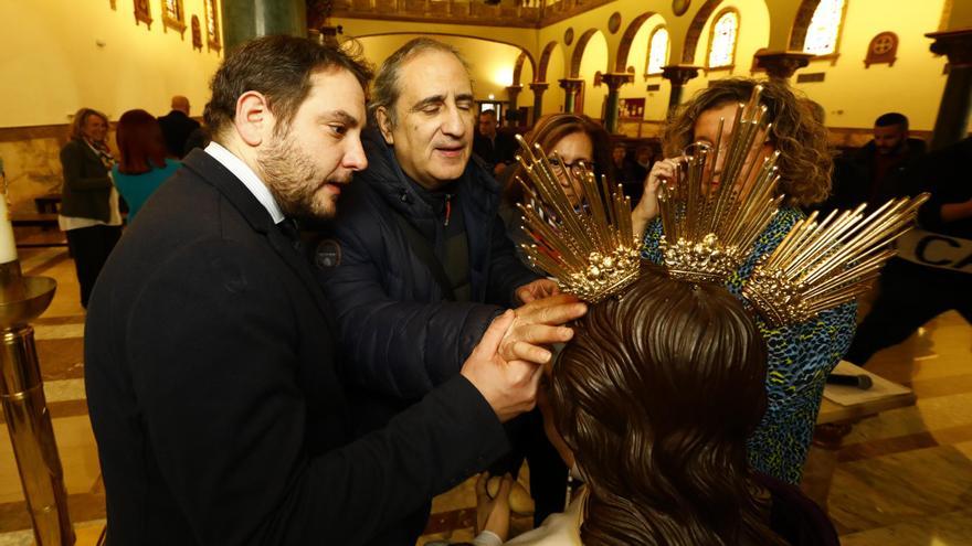 Sentir la Semana Santa a través de las manos: «Su rostro es precioso»