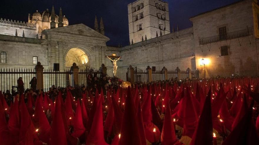 Juramento del Silencio en la Plaza de la Catedral.