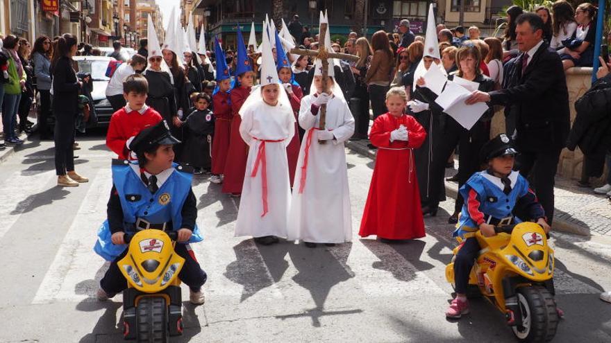 La singular procesión del colegio de las Carmelitas