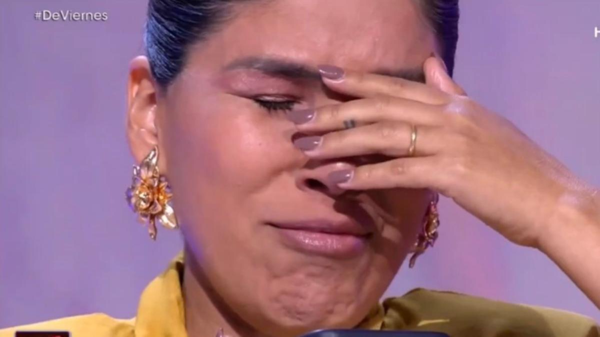 Isa Pantoja llora desconsolada en 'De viernes'