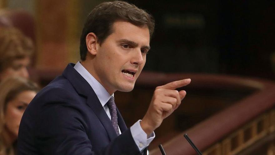 Rivera pide actuar contra los &quot;golpistas&quot; para no perder el respeto de los españoles