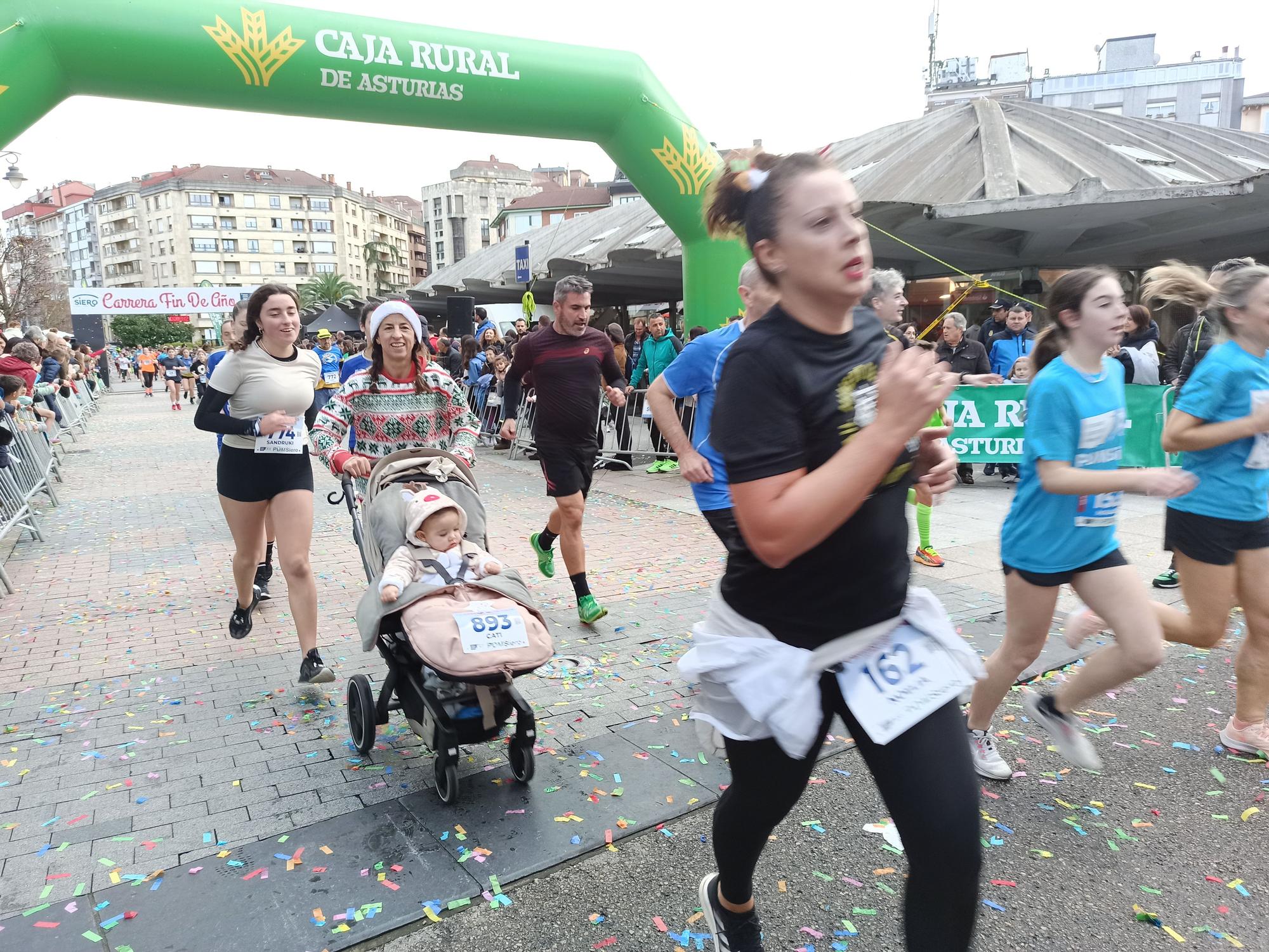 Casi 1.500 participantes disputan la carrera de Fin de Año de Pola de Siero