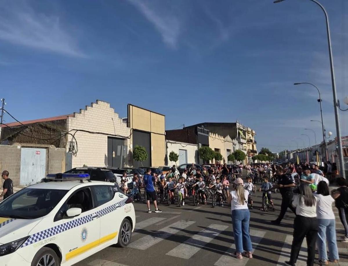 Las bicicletas toman las calles durante el verano calamonteño.