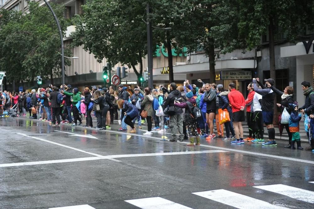 Ambiente y salida de la Maratón y Media Maratón de Murcia