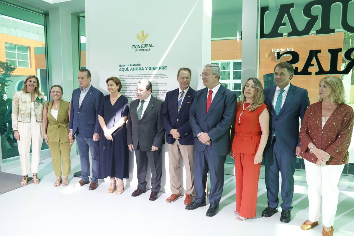 La inauguración institucional del pabellón de Caja Rural de Asturias en la Feria de Muestras, en imágenes