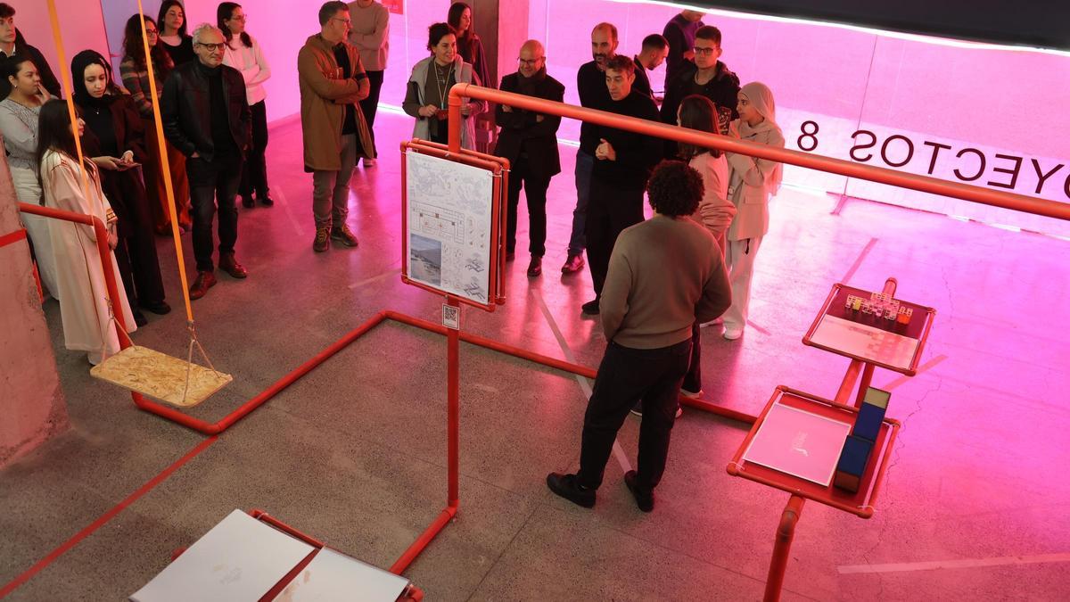 Inauguración de la exposición de los proyectos los estudiantes de la asignatura Proyectos 8 del grado en Fundamentos de Arquitectura