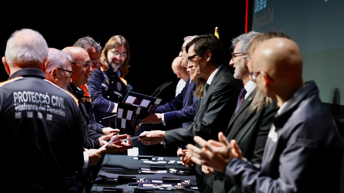 Un moment de l'entrega de  reconeixements durant el Dia de la Protecció Civil