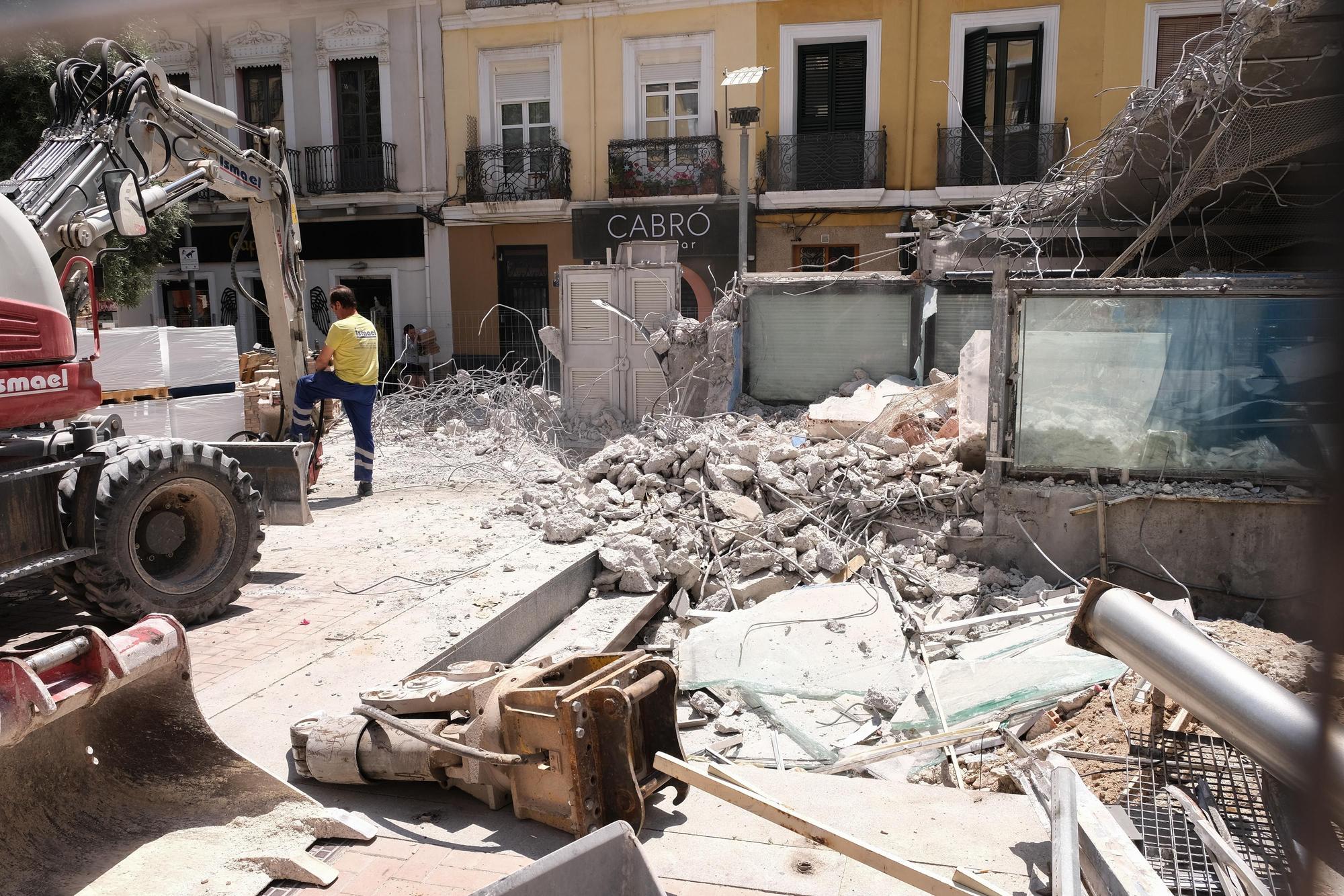 El acuario de la Plaza Nueva de Alicante reducido a escombros