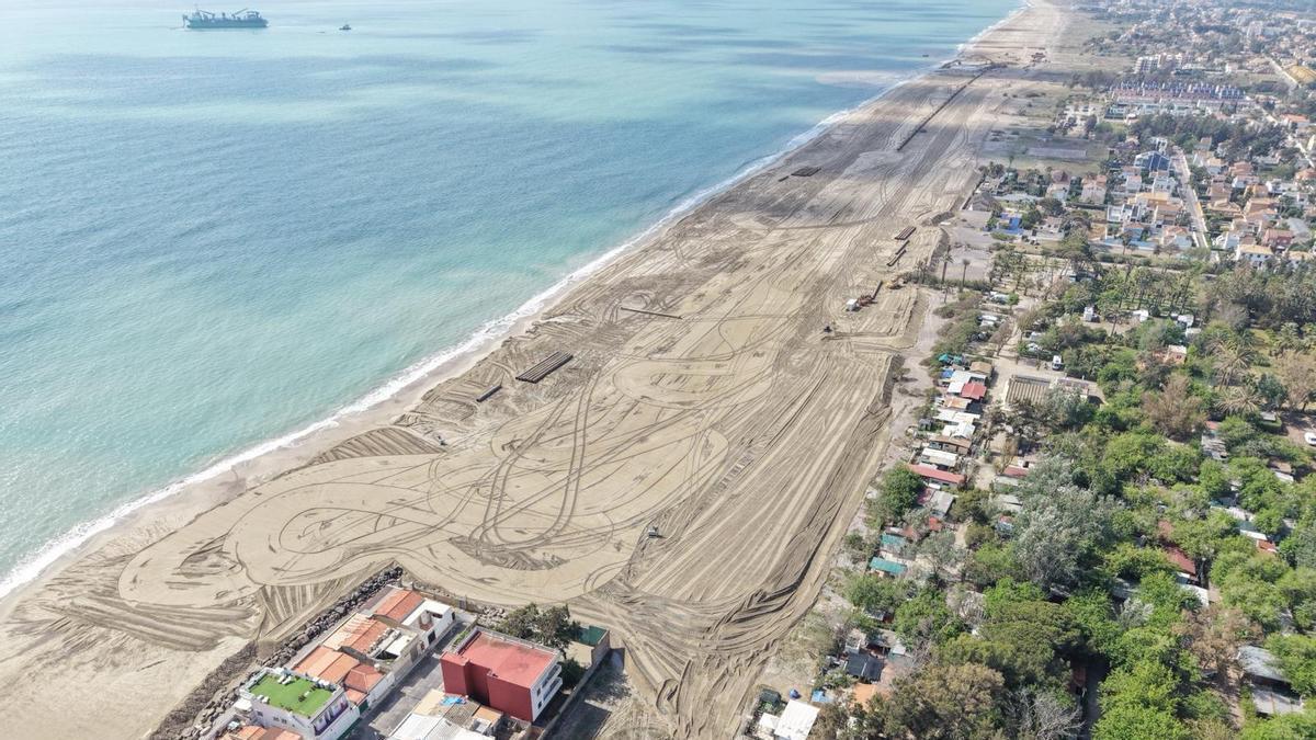 La regeneración llega a la playa más deteriorada de Sagunt