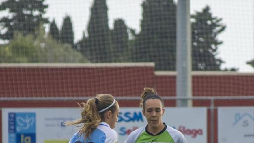 La niña que nació pegada a un balón