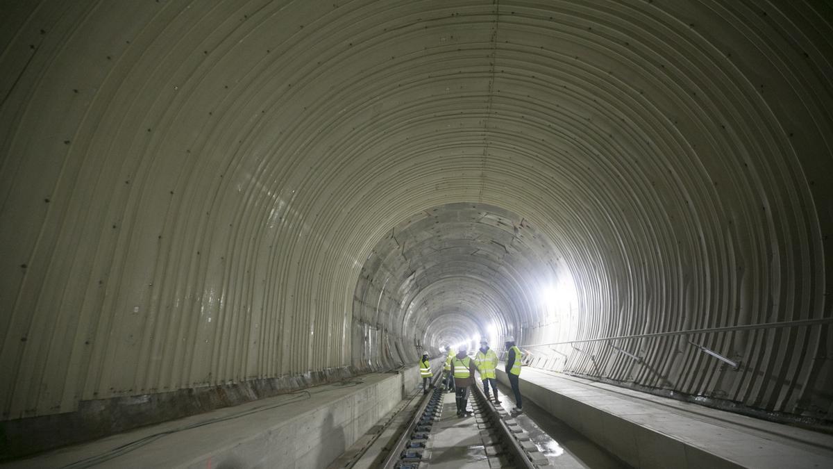 Interior de uno de los túneles de la Variante de Pajares