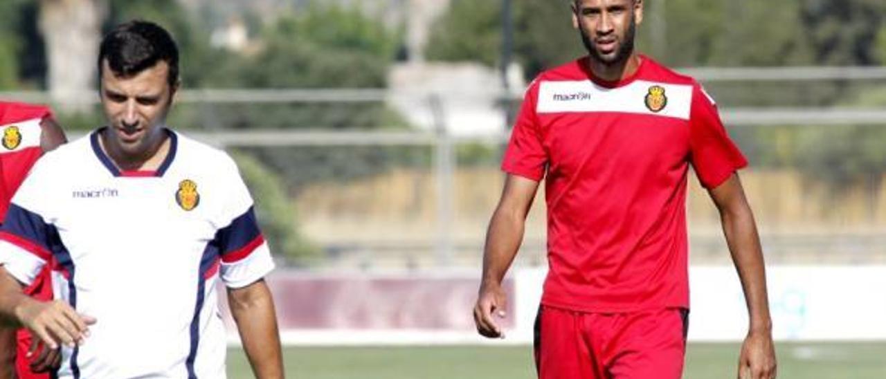 Jimmy Kébé, durante un entrenamiento con el Real Mallorca en Son Bibiloni.