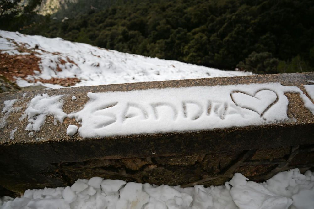 La nieve cubre las montañas de la Serra de Tramuntana