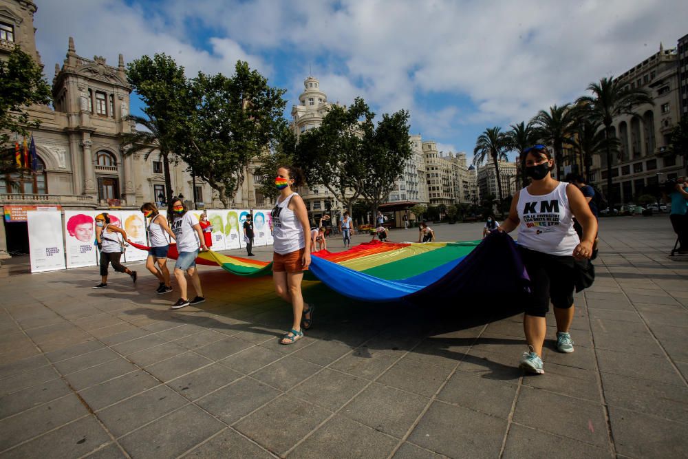 Lambda cierra en València el proyecto "Km por la diversidad y los derechos de las mujeres LTB"