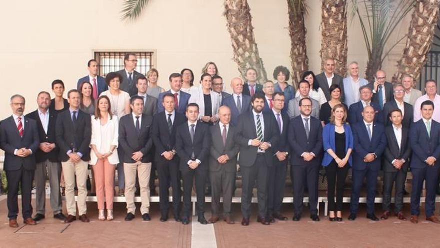 El presidente regional, Fernando López Miras, presidió ayer en San Esteban la reunión del Consejo de Alcaldes.