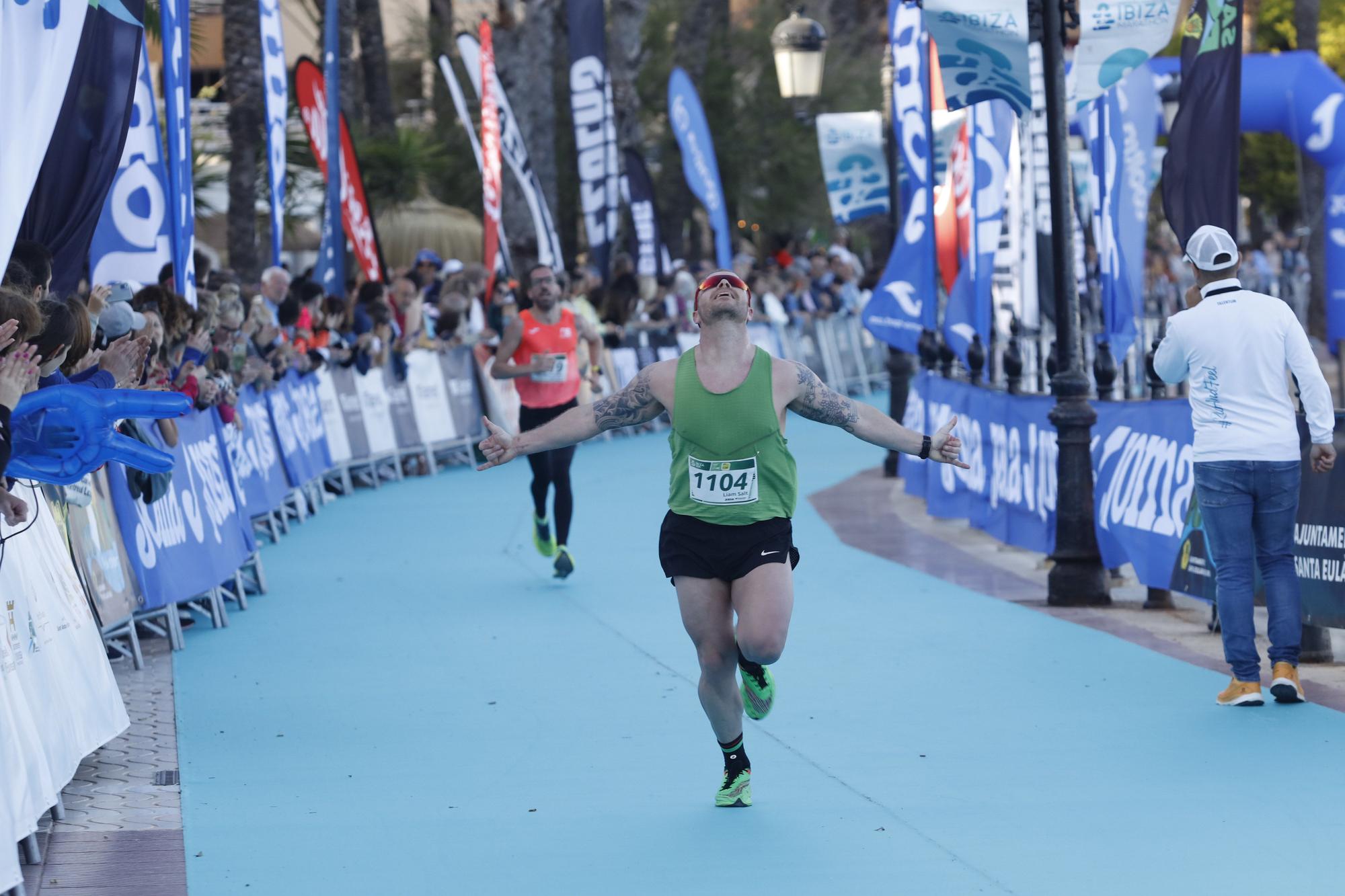 Búscate en nuestra galería de fotos del Santa Eulària Ibiza Marathon