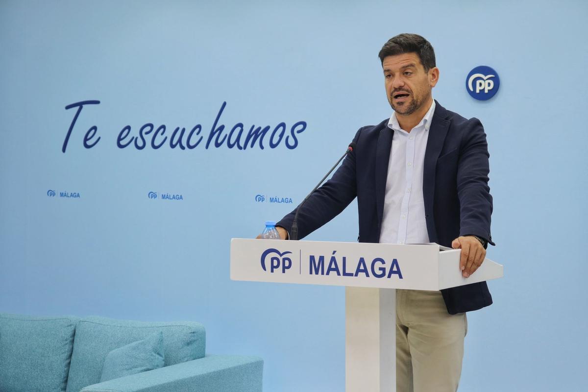El coordinador general del PP de Málaga y portavoz popular en la Diputación Provincial, Cristóbal Ortega, en una imagen de archivo.