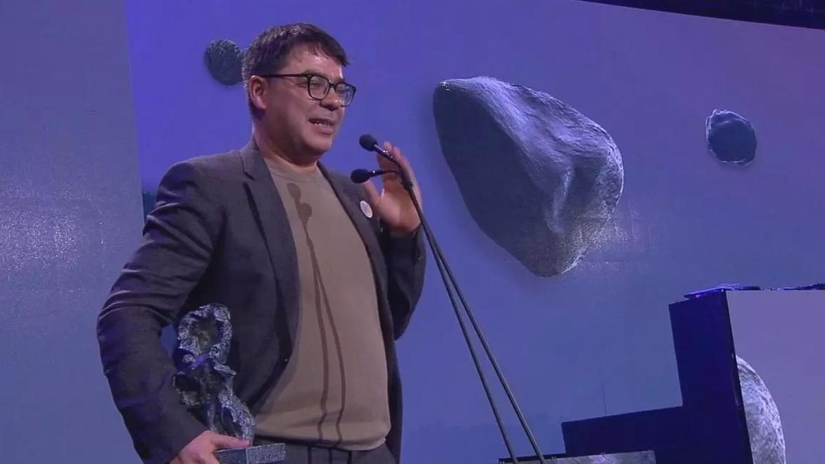 Marcos Nine recolle o seu oitavo premio Mestre Mateo no Auditorio de Lalín