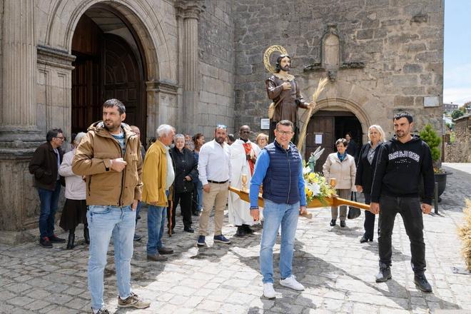 Aliste se encomienda a San Isidro con la bendición de panes