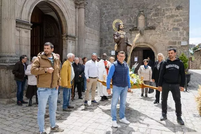 Aliste se encomienda a San Isidro con la bendición de panes