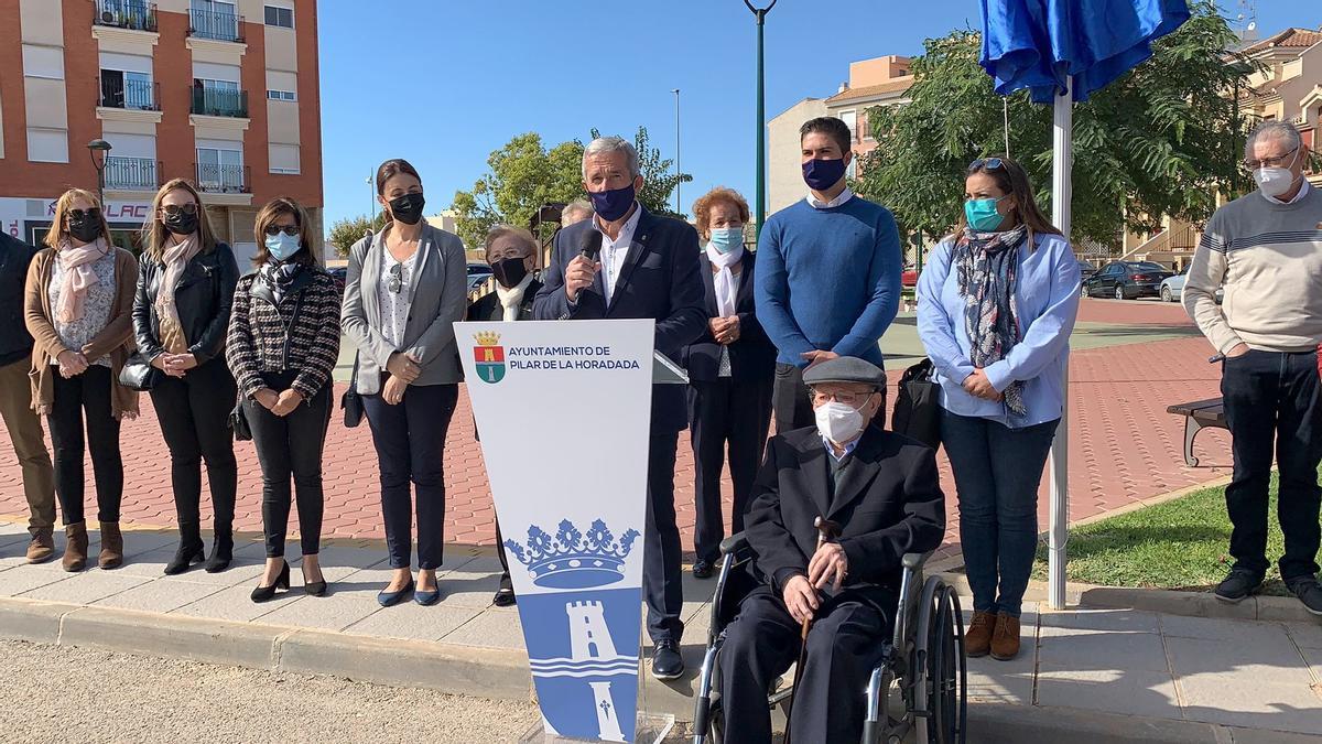 Acto de homenaje y dedicación de una plaza a Amelio Martínez Pérez en Pilar de la Horadada