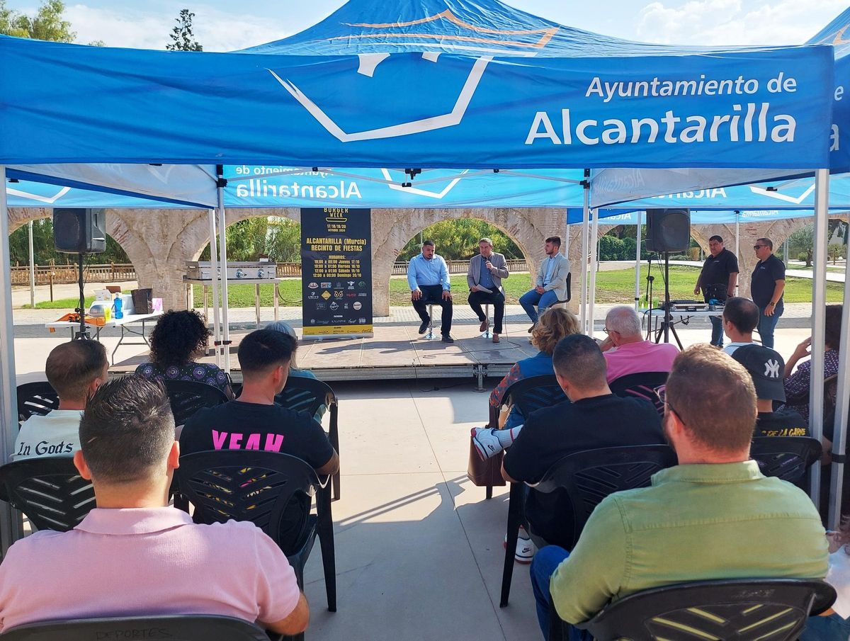 Presentación de la nueva edición de The Burger Week, que se celebrará en Alcantarilla.
