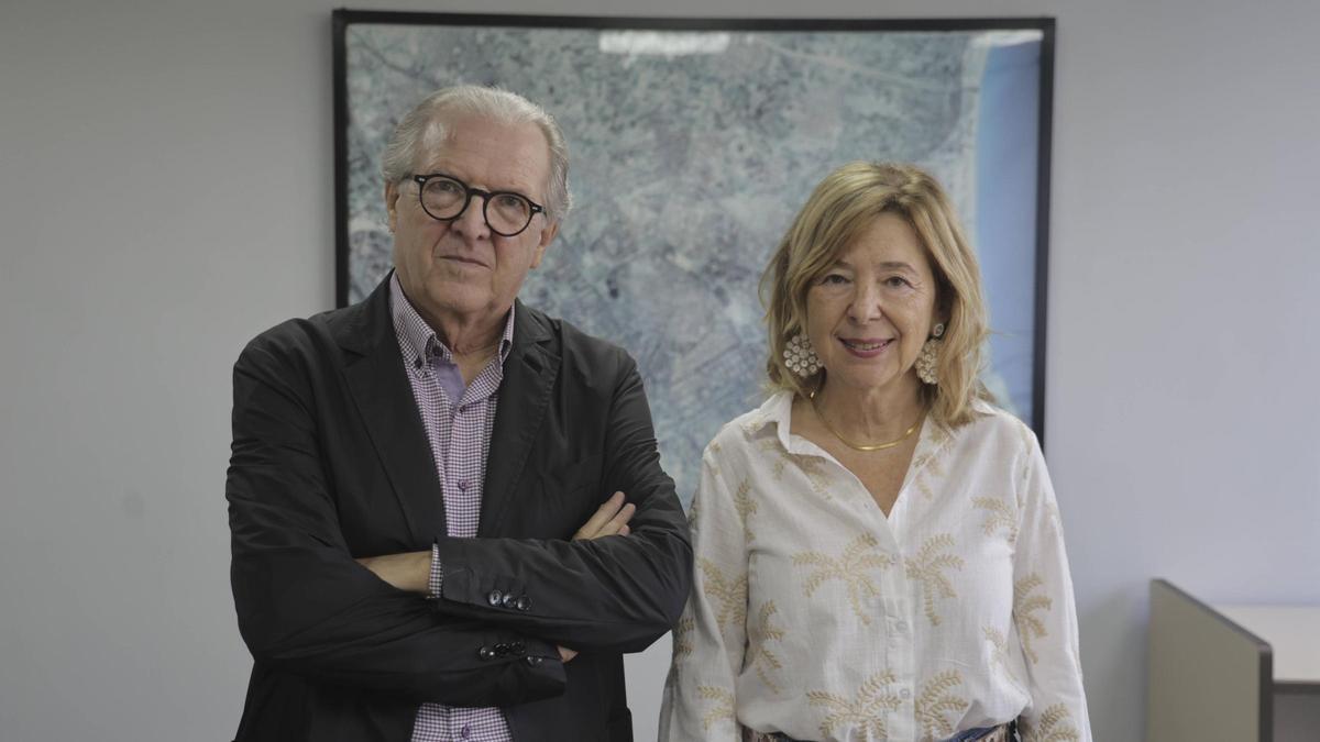 Los catedráticos Joan Romero y Ana Camarasa.