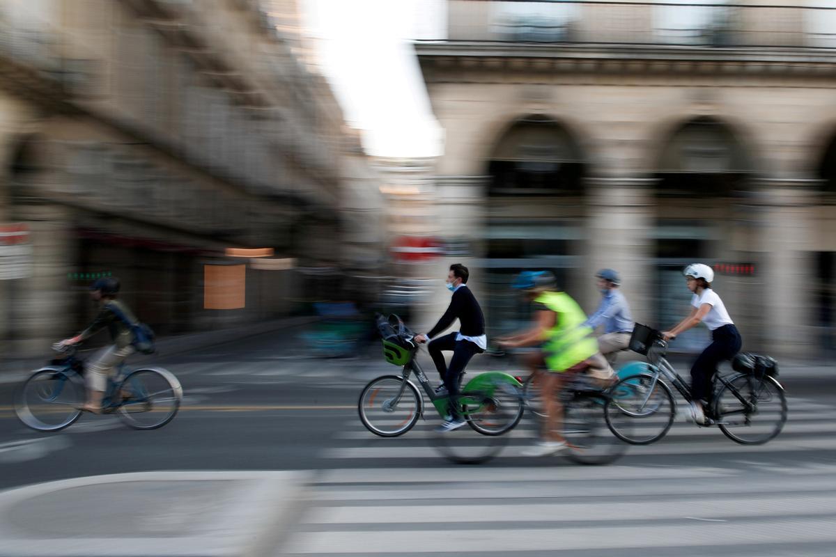 Rue de Rivoli de París, ahora convertida en una arteria con más bicis que coches