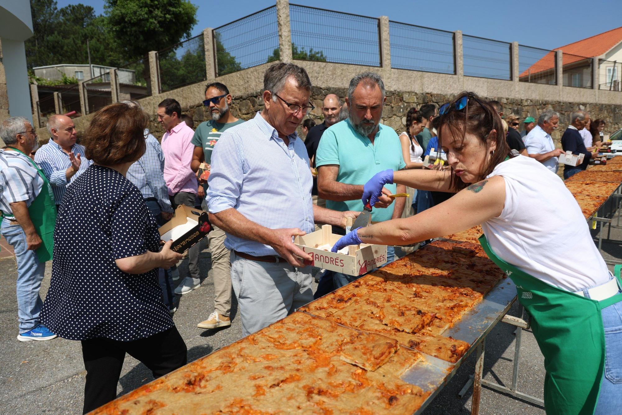 Asistentes a la Festa da Empanada de Millo de Cordeiro.