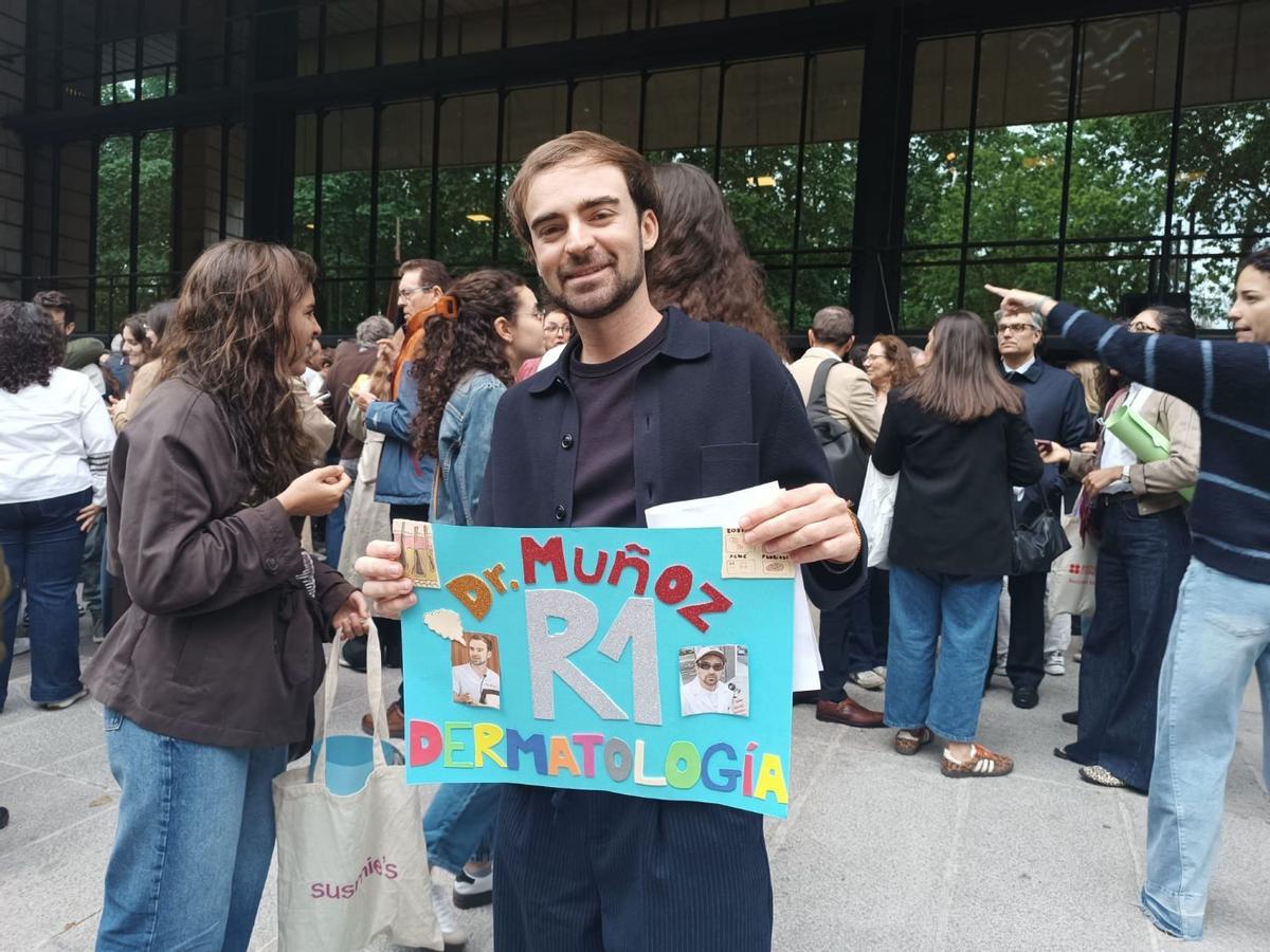 Pancarta para recibir a un residente de Dermatología