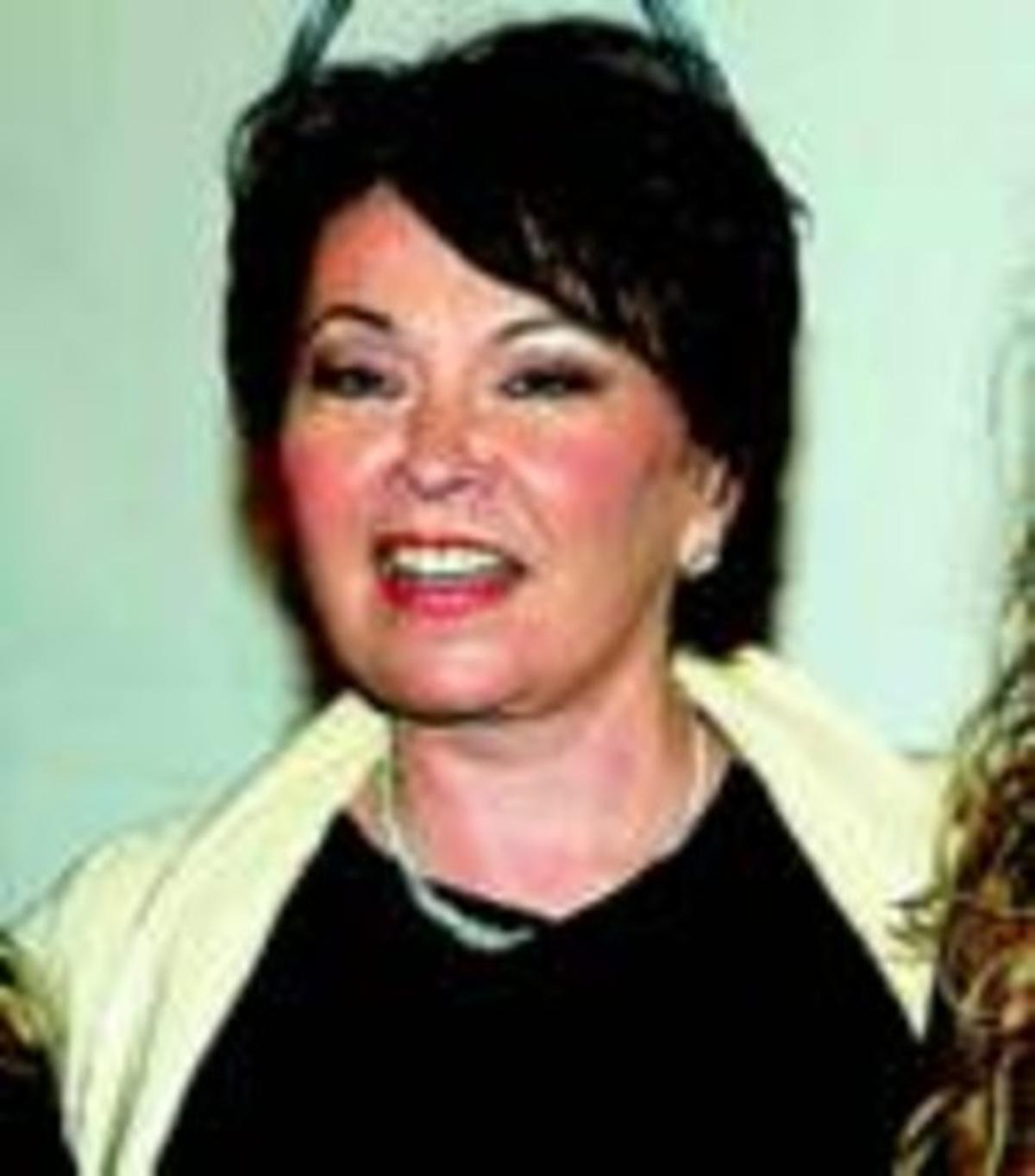 ROSEANNE BARR LI DIU DIABÒLICA A ANGELINAJOLIE_MEDIA_1 ROSEANNE BARR LI DIU DIABÒLICA A ANGELINAJOLIE_MEDIA_1