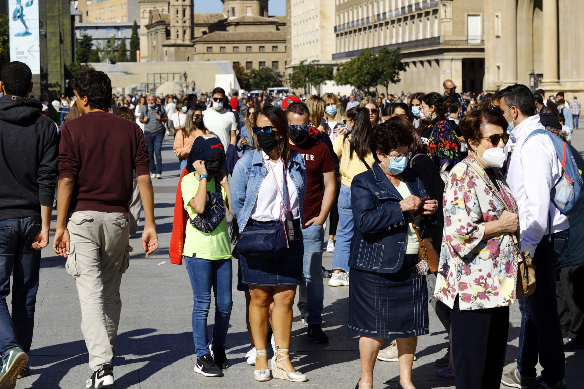 FOTOGALERÍA | Así luce la plaza del Pilar en el primer día de las fiestas