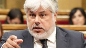 Junts demana a Illa retirar el decret que declara prioritàries les renovables