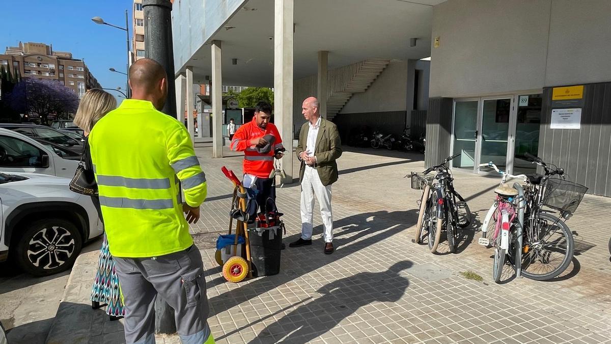 Trabajos de control de plagas en València.
