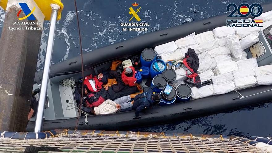 Cae un narco gallego en una lancha con más de cuatro toneladas de cocaína al sur de Canarias