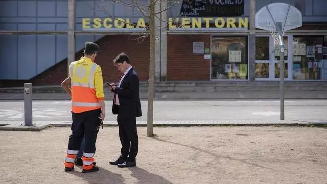Tres menores heridos en Porqueres, dos de ellos en estado grave, por una explosión mientras realizaban un experimento en la escuela