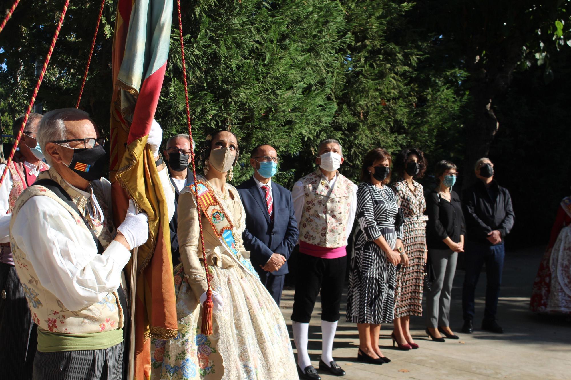 Carmen, Nerea y las cortes acompañan a las fallas de Quart y Xirivella en la procesión de la Senyera